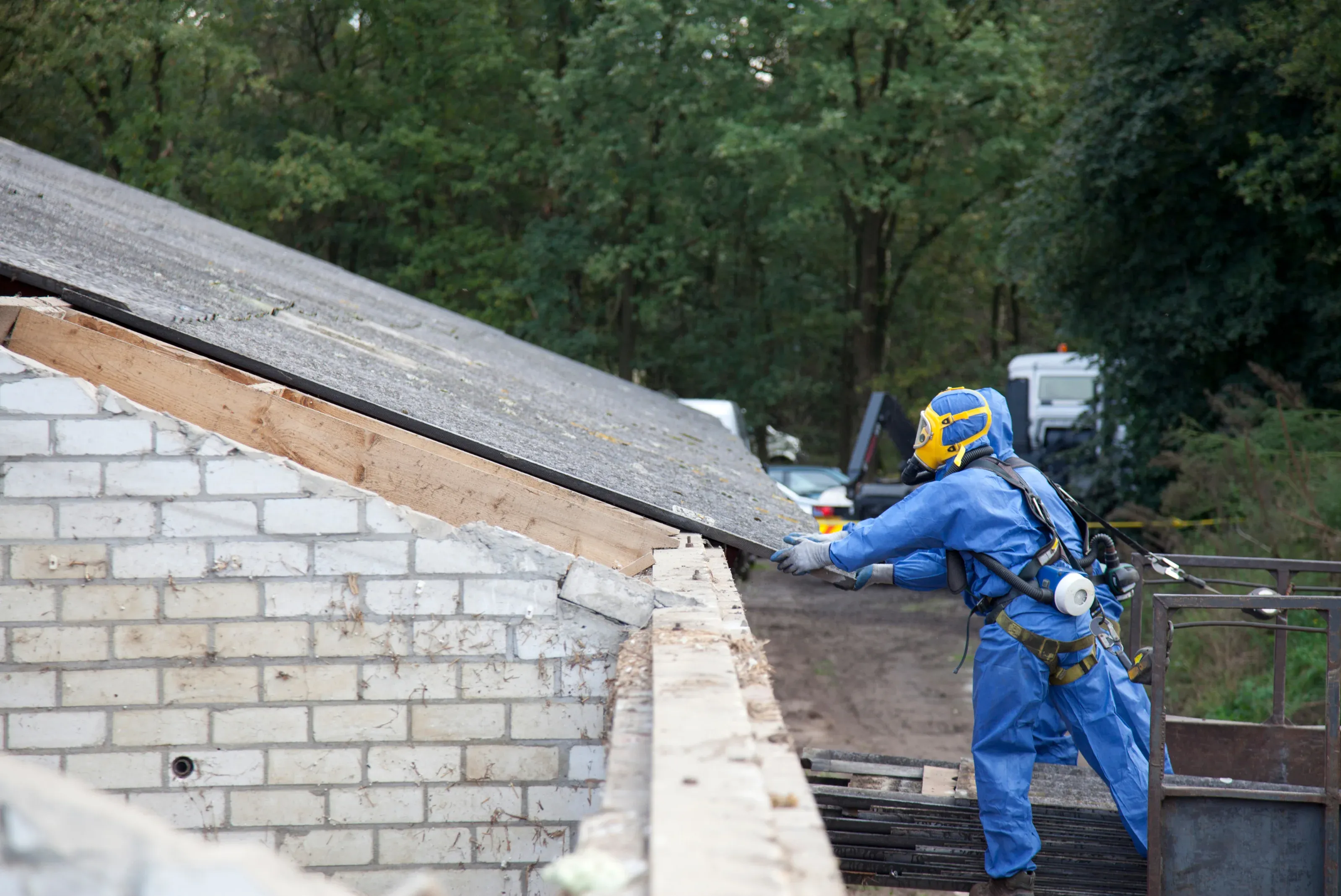 Licensed contractor performing asbestos roof removal in Perth